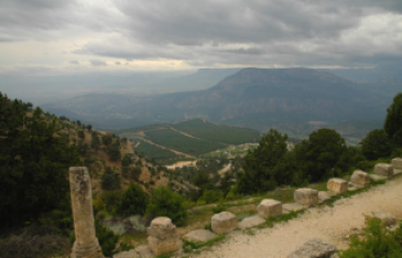 image of a Roman road in the mountains
